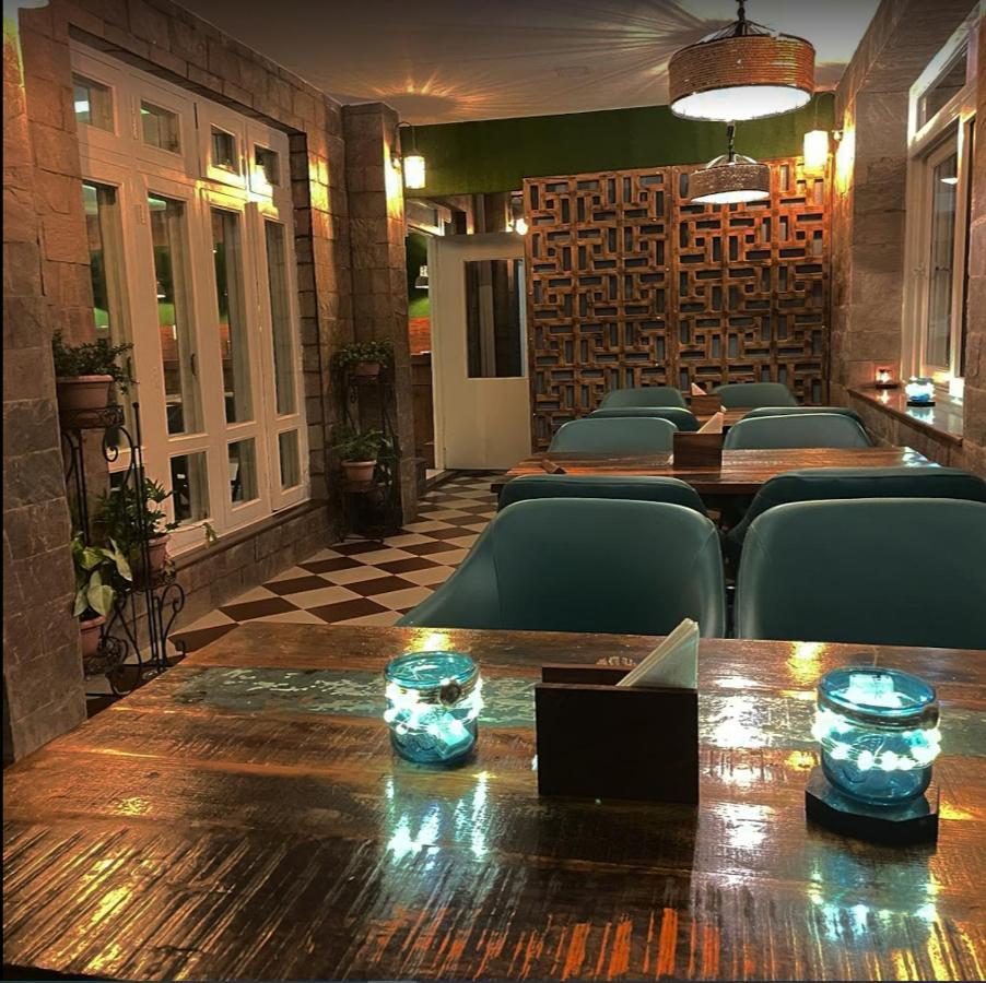 Yashmay Villa Club & Resort Gonda Bagian luar foto